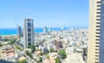 נוף לים ולקו הרקיע של תל אביב מקומה 19 במגדל רוטשילד 3