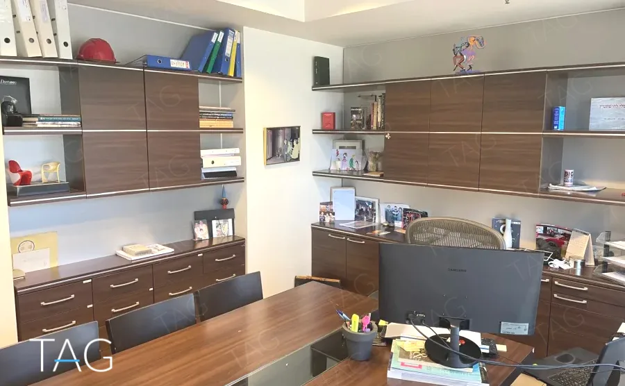 משרד להשכרה 170 מ