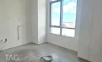 חדר עם חלון פינתי במשרד 210 מ