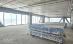 חלל מעטפת של 1,300 מטר במגדל לנדמרק עם נוף לים