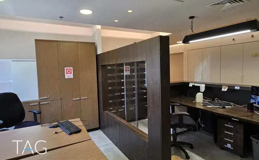 משרד להשכרה 500 מר ביגאל אלון בניין נהדר