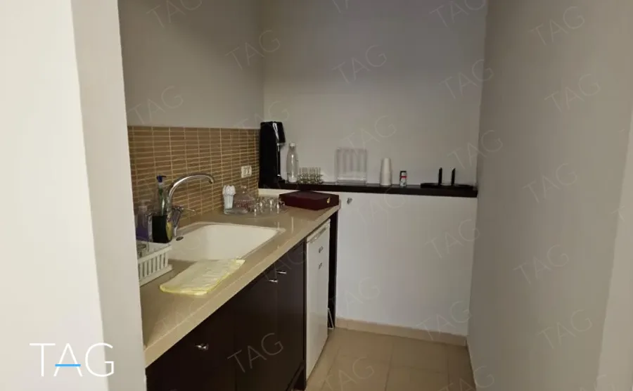 משרד להשכרה 500 מר ביגאל אלון בניין נהדר