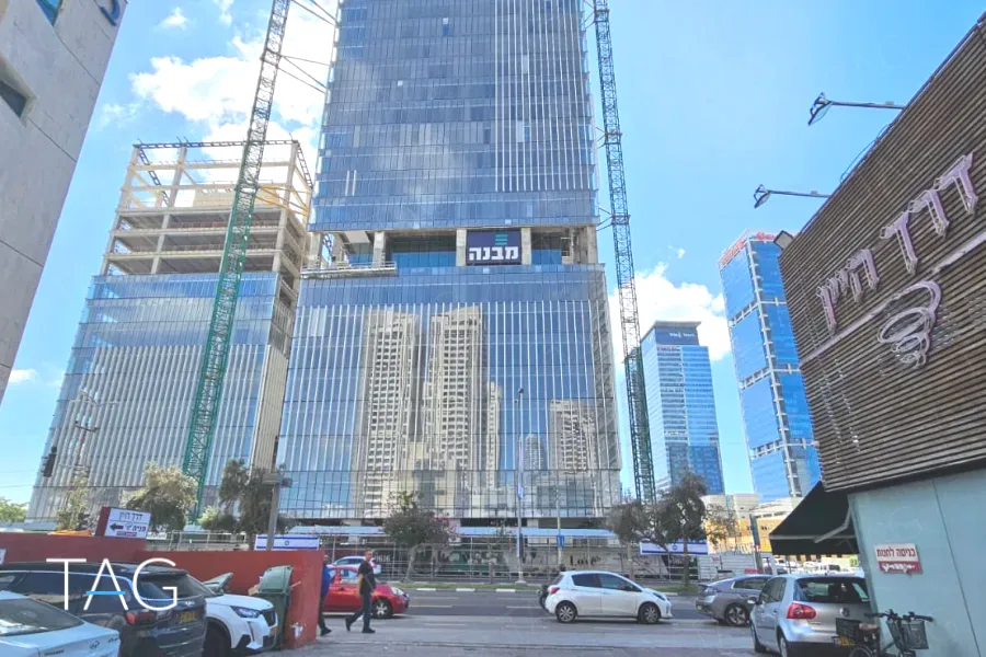 תמונת הפתיחה של סרטון המגדל, משרדים להשכרה במתחם הסוללים