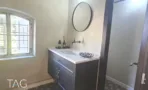 חדר רחצה במשרד 330 מ