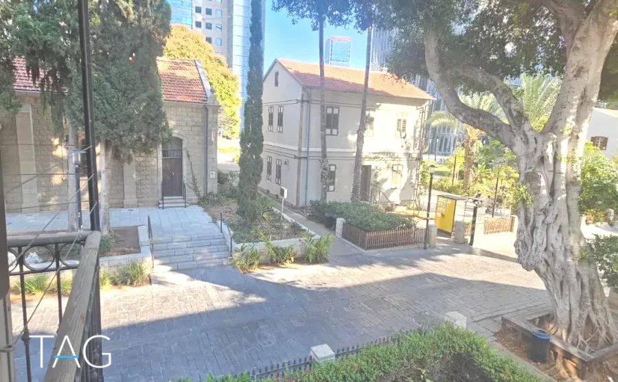 נוף ממרפסת משרד 330 מ