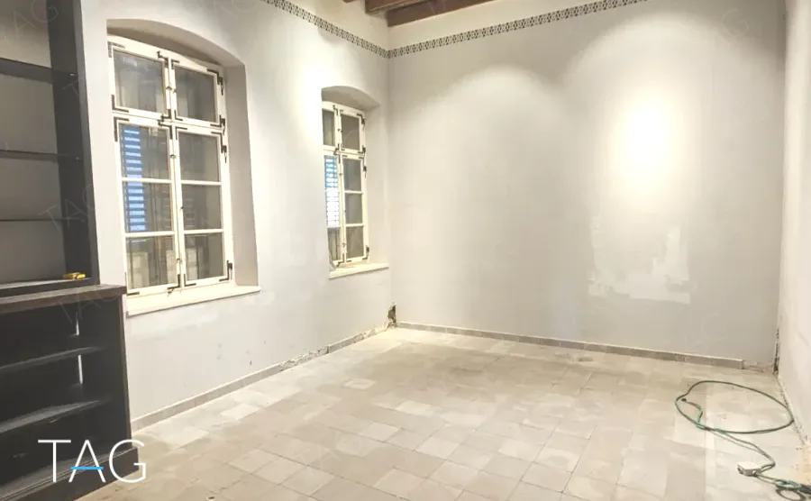 חדר לפני שיפוץ במשרד 400 מ