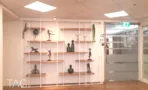 יחידת מדפי תצוגה במשרד להשכרה 700 מ