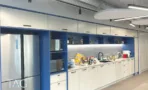 מטבחון מאובזר במשרד 500 מ״ר במגדל רסיטל