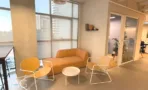 פינת המתנה במשרד 500 מ״ר במגדל רסיטל