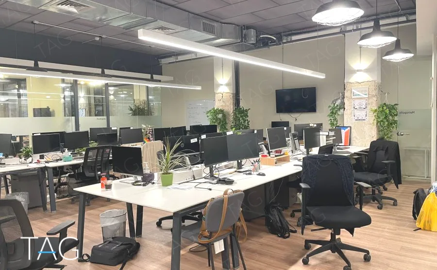 משרד להשכרה 400 מר עם מרפסת בשרונה