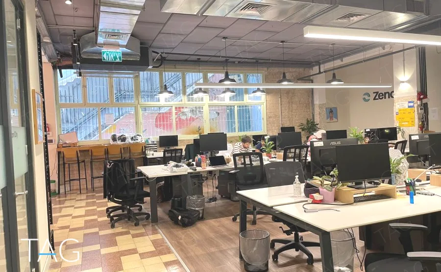 משרד להשכרה 400 מר עם מרפסת בשרונה