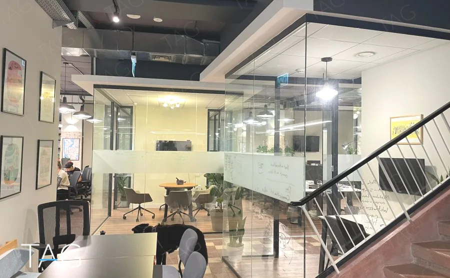 משרד להשכרה 400 מר עם מרפסת בשרונה