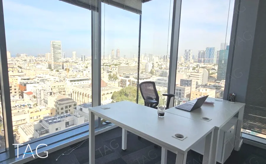 משרד פינתי עם נוף פנורמי במגדל רוטשילד 22