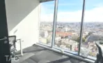 חדר פינתי עם נוף פתוח במגדל רוטשילד 22