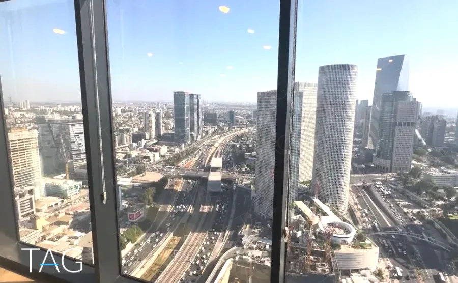 נוף למגדלי עזריאלי ממשרד במידטאון