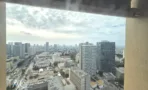 מבט מהחלון על צפון תל אביב עד קו הים במשרד להשכרה 527 מ