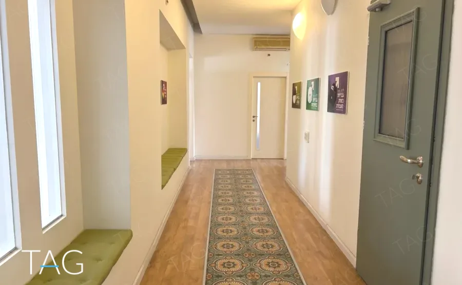 משרד להשכרה 300 מר ברחוב אחד העם