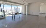 חלל פתוח ריק עם חלונות לכל האורך, משרד 120 מ