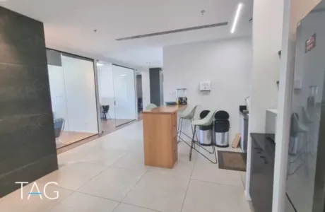 משרד להשכרה 290 מר במגדלי הארבעה קלסי