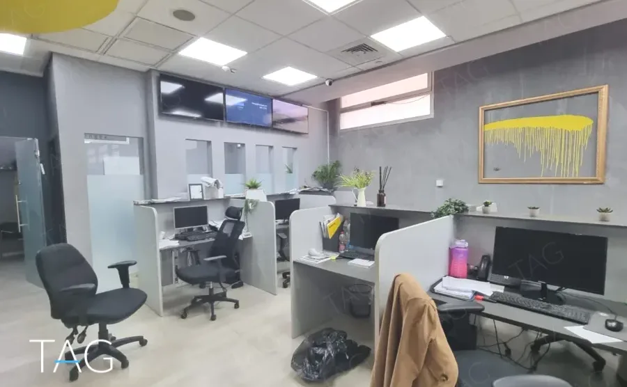 משרד להשכרה 300 מר בבניין נדהר