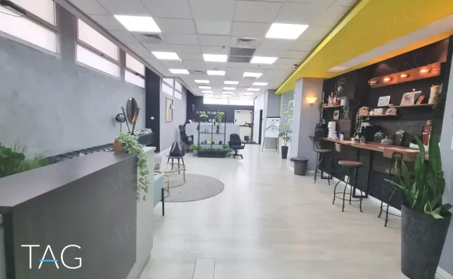 משרד להשכרה 300 מר בבניין נדהר