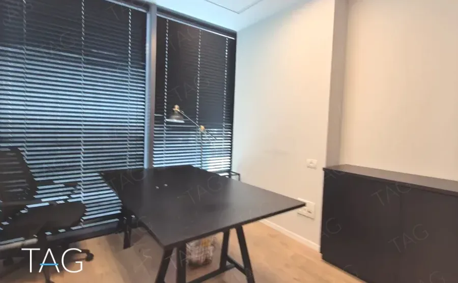 משרד להשכרה 180 מ