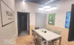 חדר ישיבות הלסינקי עם פרקט אדרה במשרד 741 מ