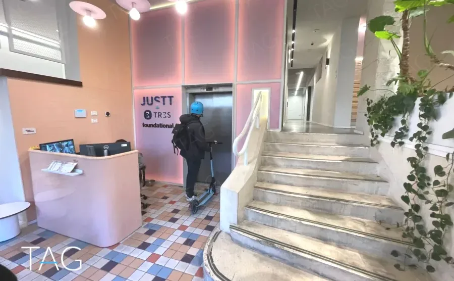 משרד להשכרה 2200 מר ברוטשילד אבן גבירול