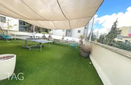משרד להשכרה 200 מר בשכונת מונטיפיורי עם גג 150 מר