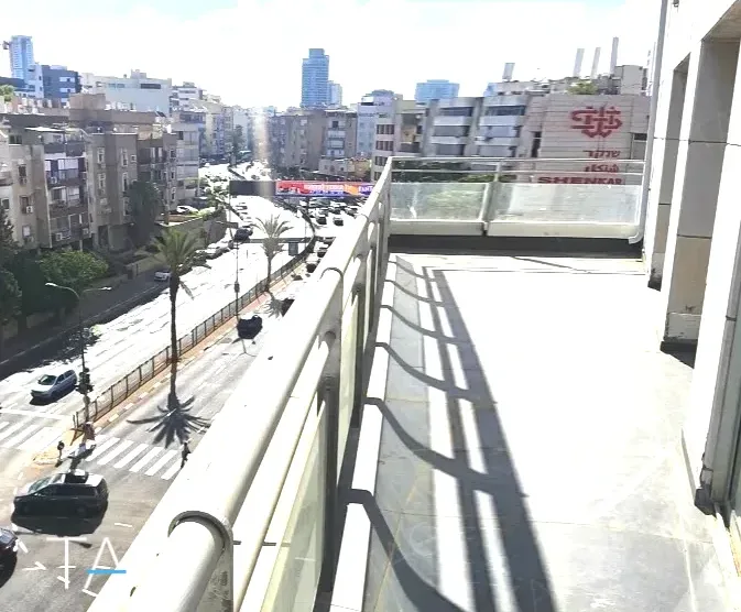 משרד להשכרה 220 מר בבית פרינסס