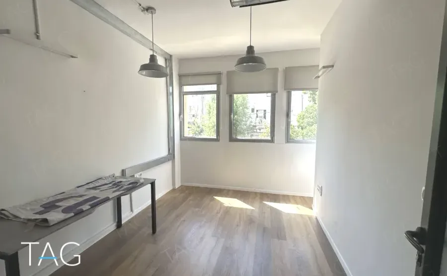 משרד להשכרה 240 מר ברחוב שונצינו מונטפיורי