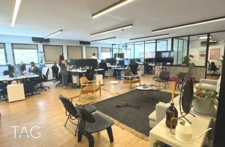 משרד להשכרה 220 מר ברוב הארבעה הייטק