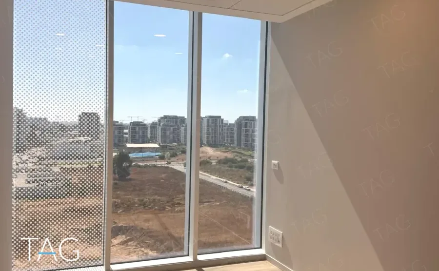 משרד בACRO BUSINESS CAMPUS עם חזית זכוכית ונוף לשכונות המגורים - תג נכסים