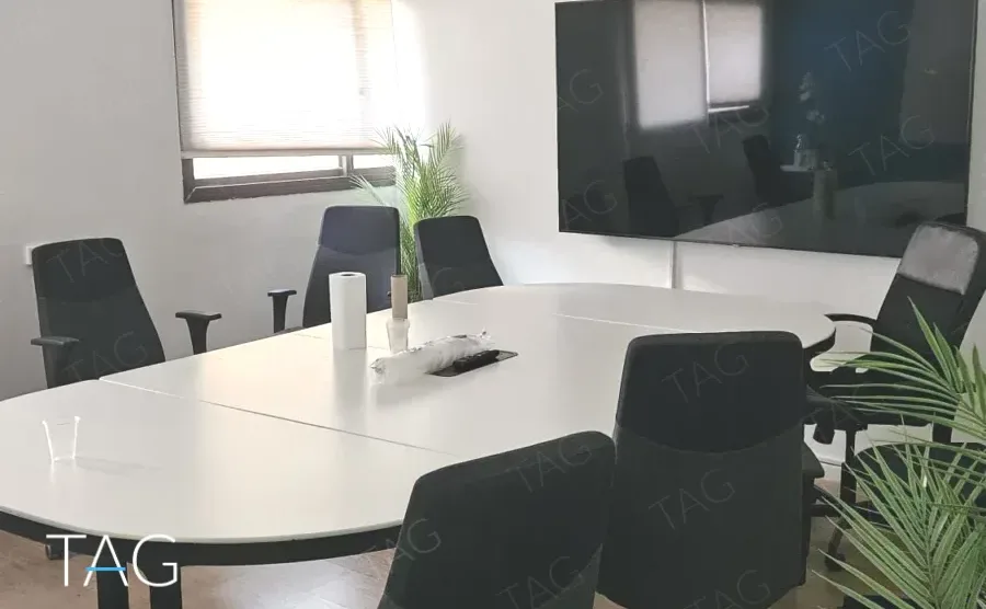 משרד להשכרה 200 מר קרוב לחוף גורדון
