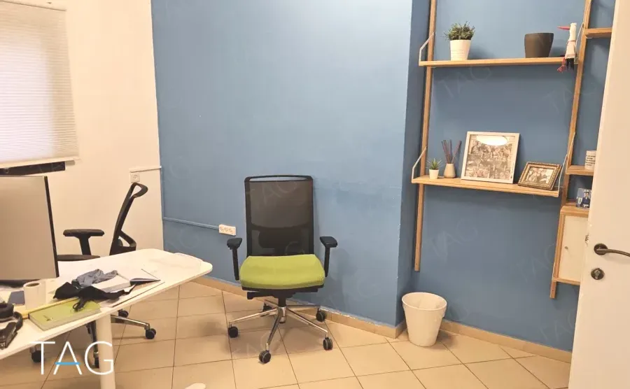 משרד להשכרה 200 מר קרוב לחוף גורדון