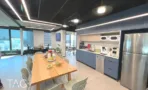 מטבחון ופינת אוכל במשרד הייטק במגדל לוינשטיין - תג נכסים