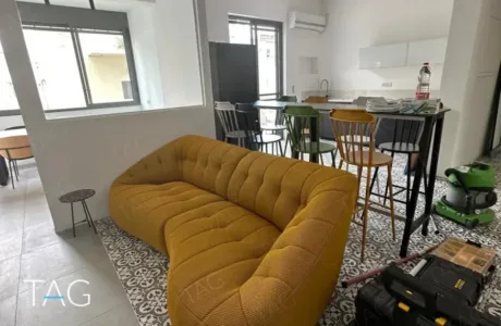 משרד להשכרה 180 מר בר סיני עם מרפסת