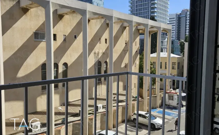 משרד להשכרה 180 מר בר סיני עם מרפסת