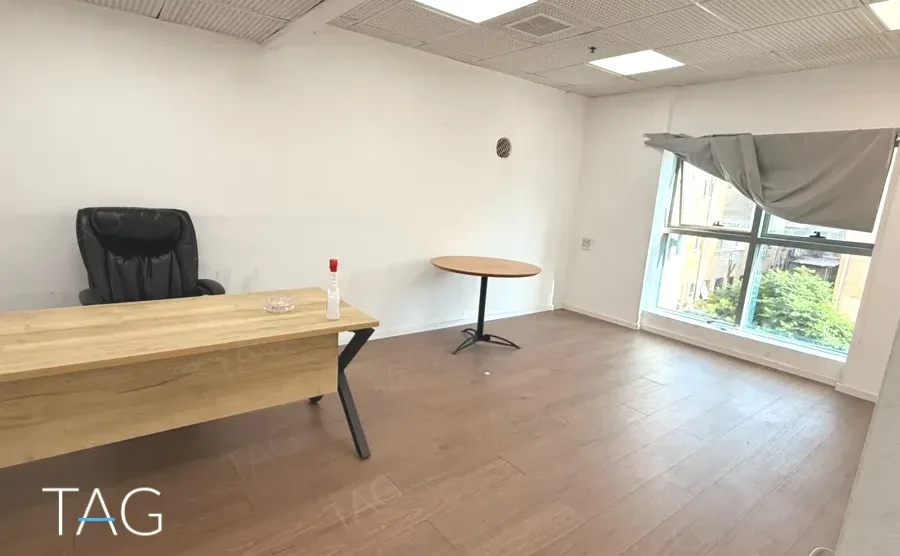 חדר במשרד להשכרה 120 מ