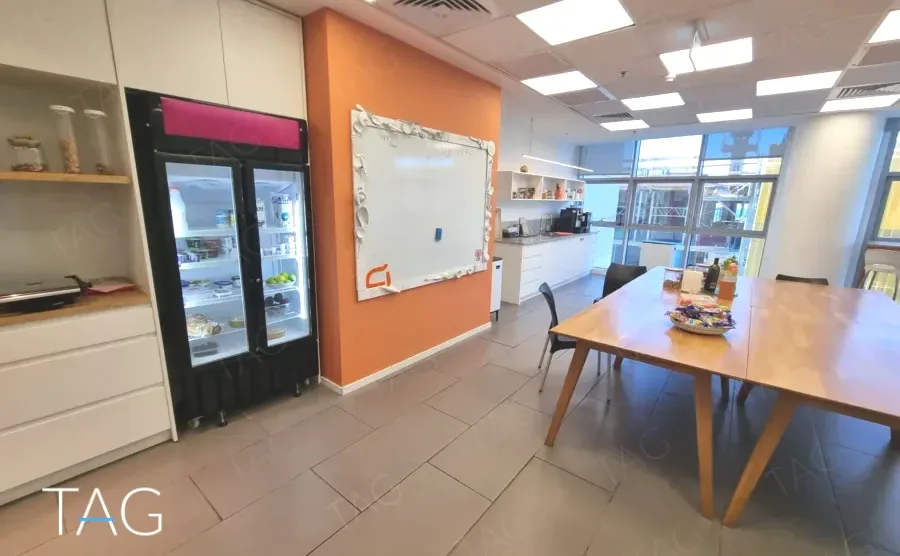משרד להשכרה 1285 מר במגדלי אקרשטיין הרצליה