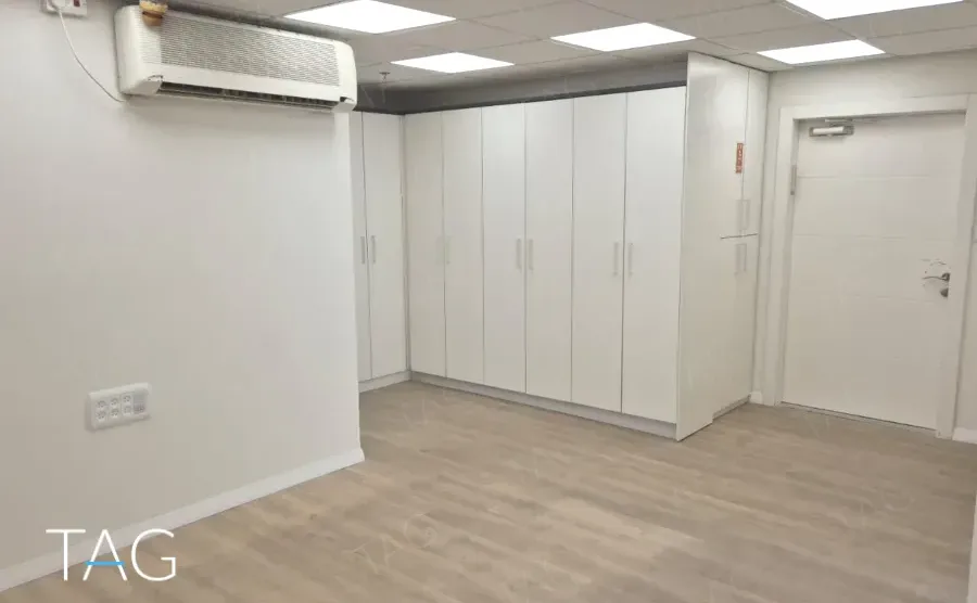 חדר במשרד להשכרה 170 מ