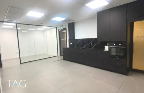 משרד להשכרה 151 מר בבית קרדן