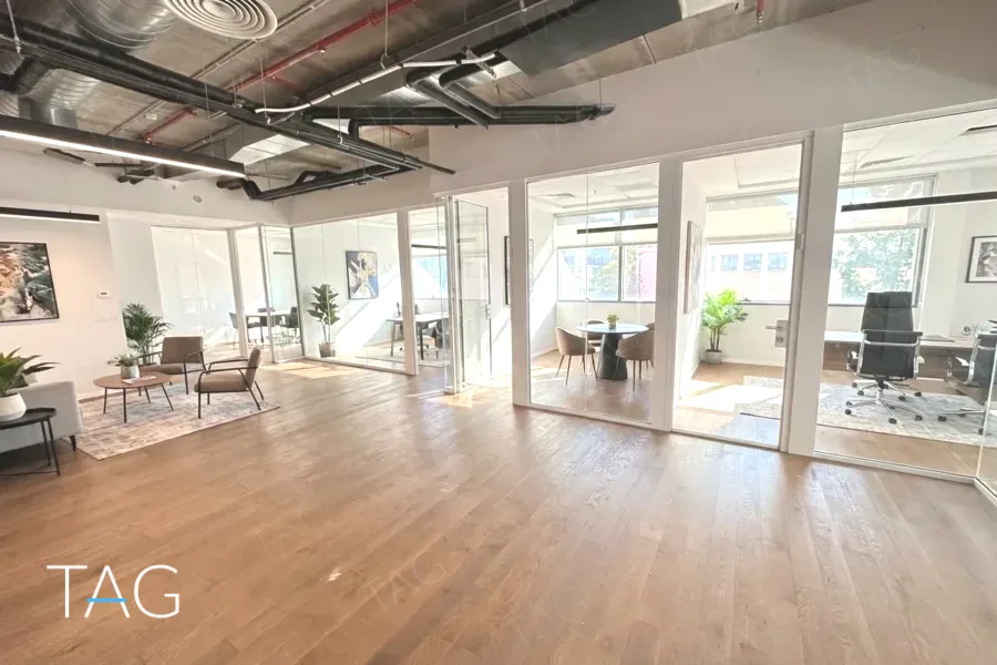משרד להשכרה 720 מר בבית אמפא