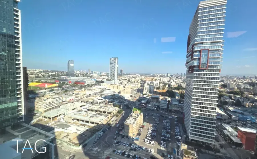 הנוף הנשקף מהמרפסת במשרד להשכרה במגדל אלייד בבני ברק - תג נכסים