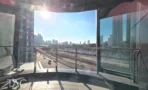 מרפסת מעוגלת במגדל אייקון במבט אל נתיבי איילון