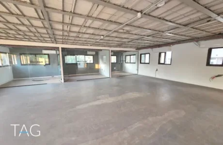 משרד להשכרה 150 מר במתחם רוטשילד עם גג מפנק