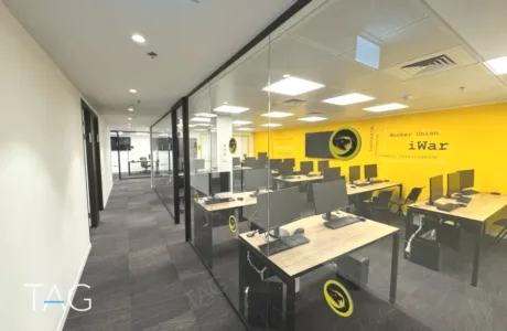 משרד להשכרה 400 מר בבית מרכזים 2000