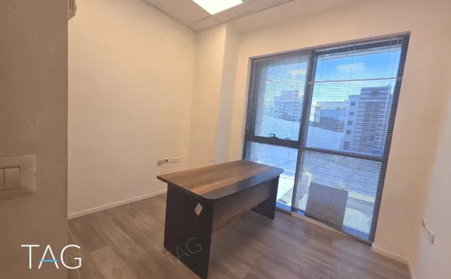 משרד להשכרה 148 מר במגדל עזריאלי הרצליה