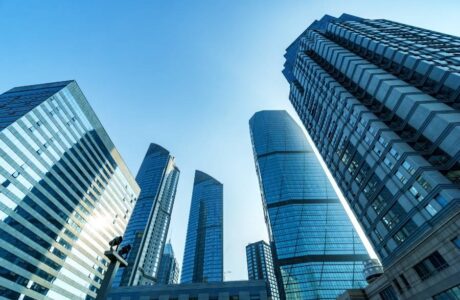 לשכור או לקנות משרד