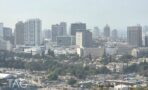 הנוף מחלונות המשרד במגדל ספיר לעבר קו הרקיע של תל אביב